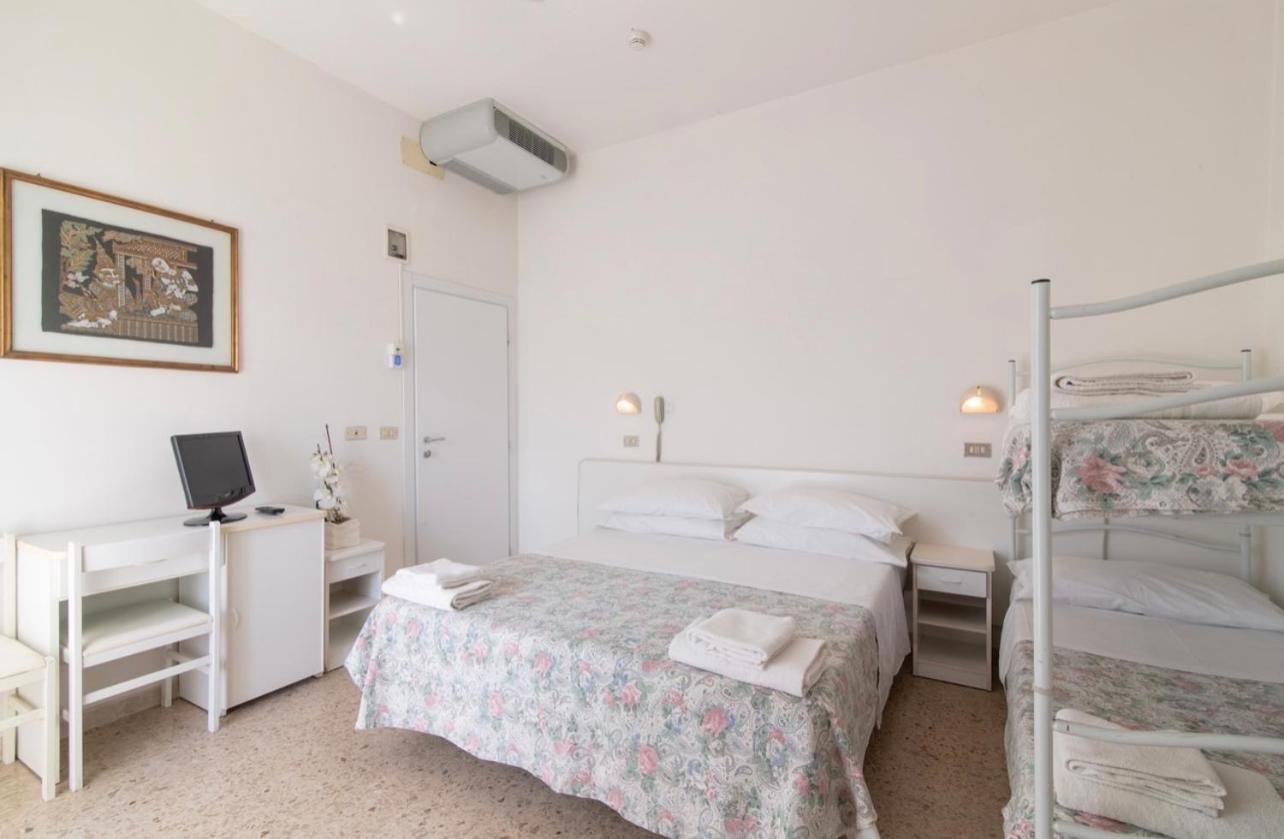Hotel Miro Каттоліка Екстер'єр фото