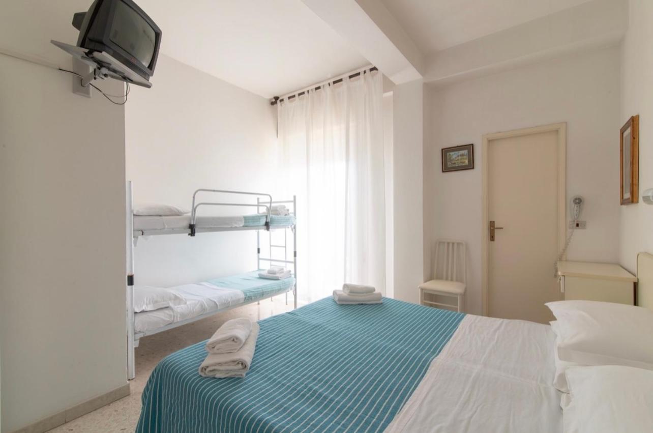 Hotel Miro Каттоліка Екстер'єр фото